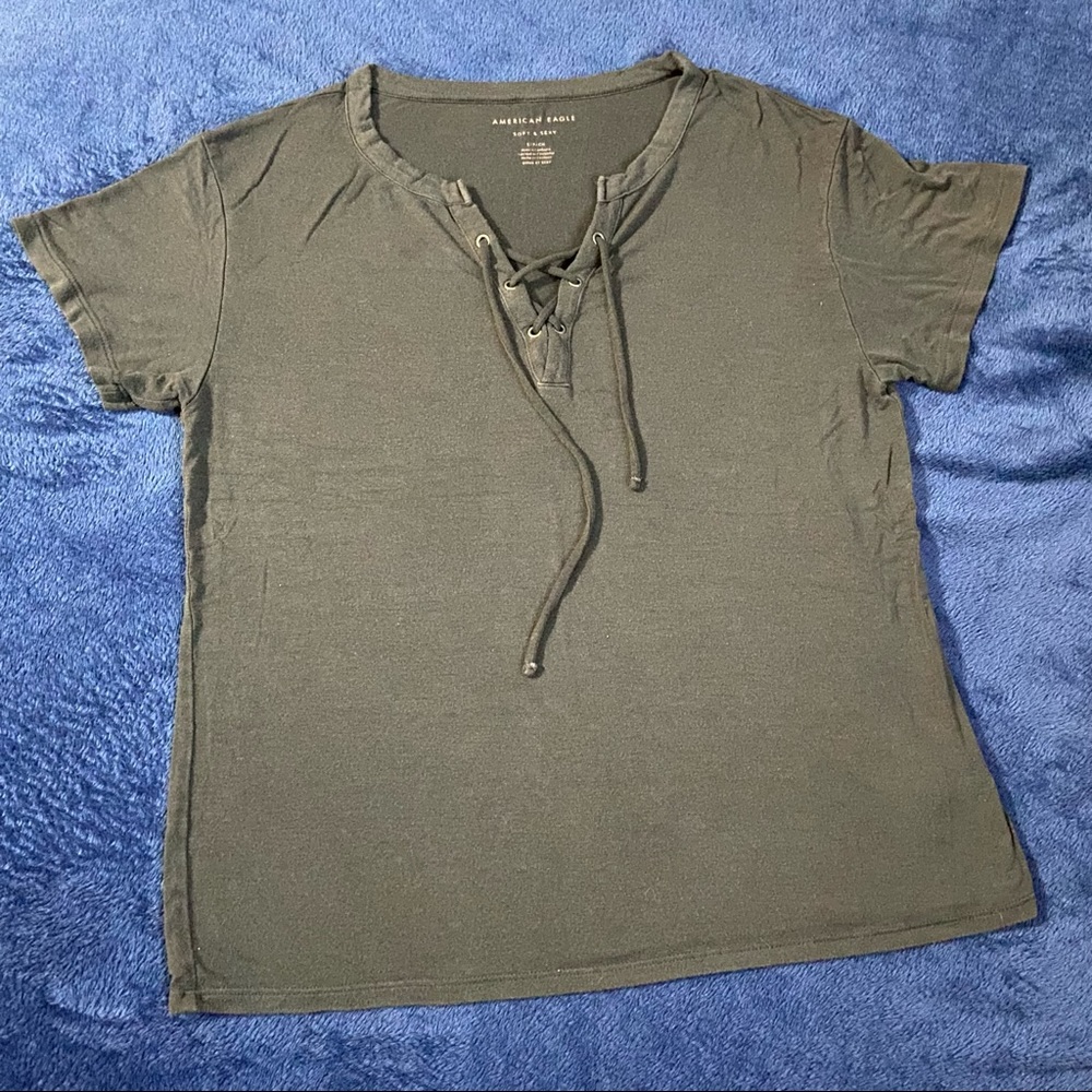 American Eagle Soft & Sext Tee 🖤